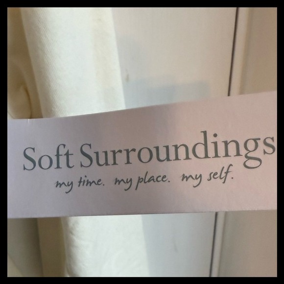 Soft Surroundings Cream Surplice Top 3/4 Sleeve Women's 1X Relaxed Fit - Picture 4 of 6